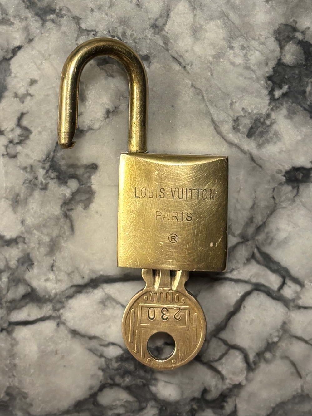 Vintage Louis Vuitton Rare 200 Series Lock and Key #230 with COA - Picture 10 of 11